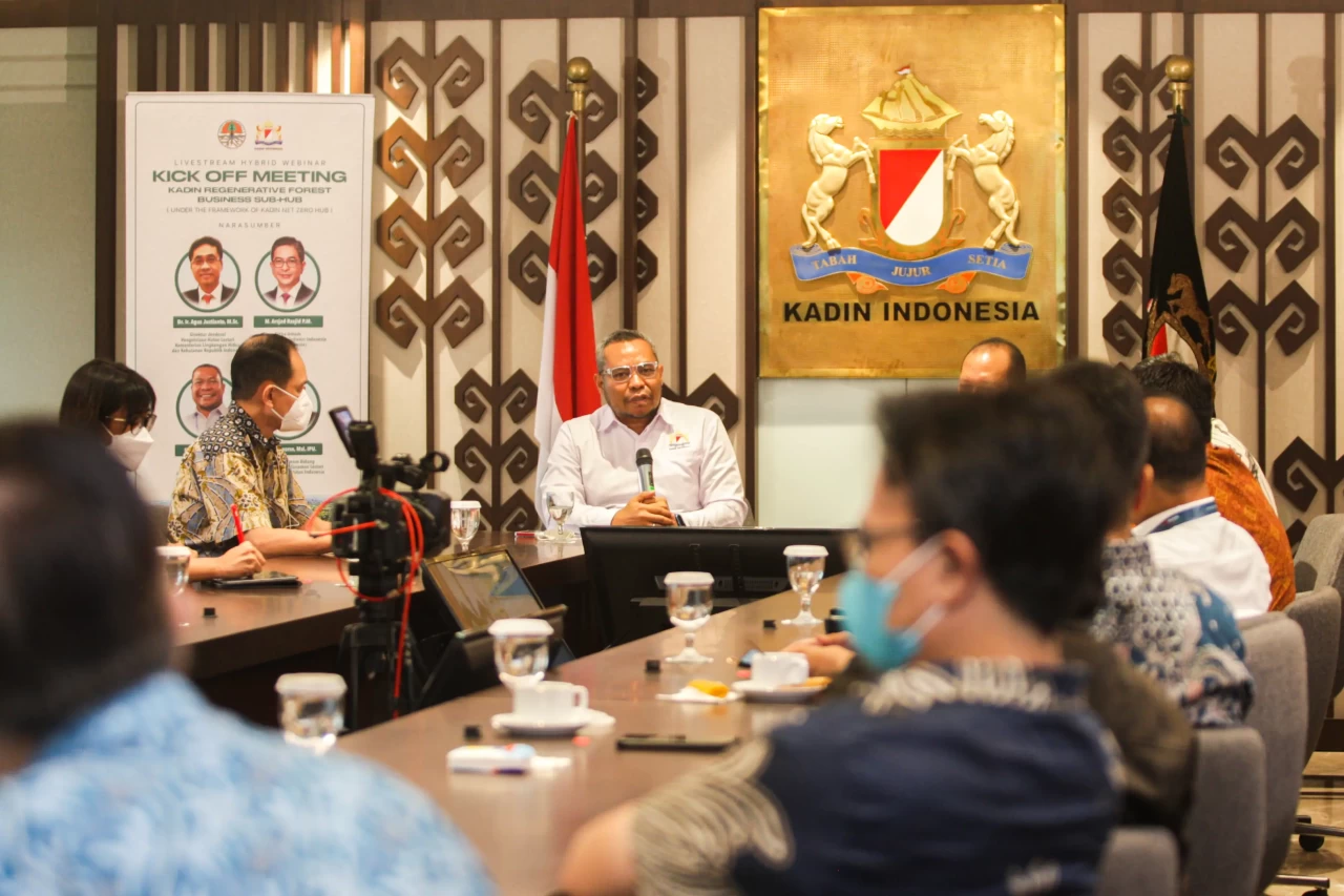 Kolaborasi Kadin dan...