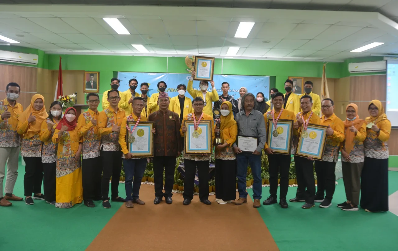 Gerakan Literasi Menulis...