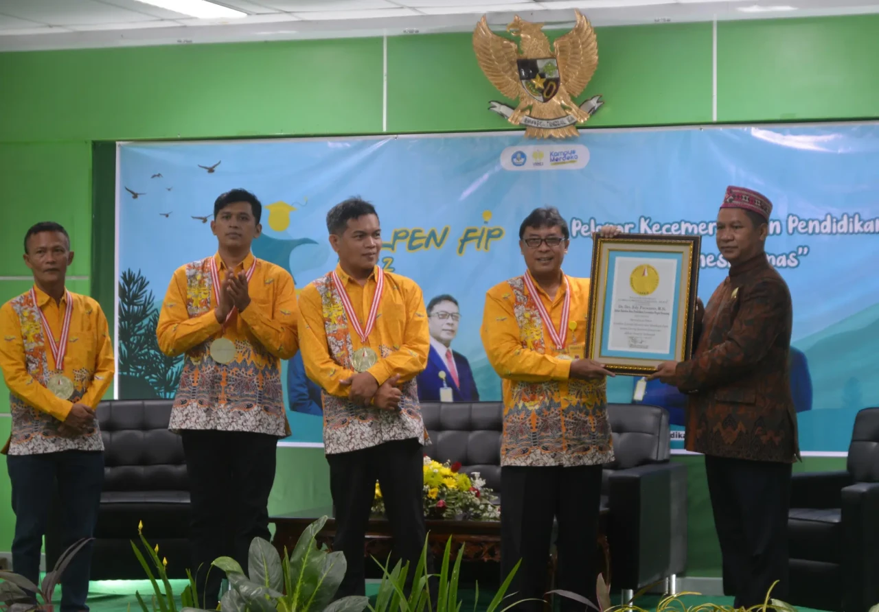 Gerakan Literasi Menulis...