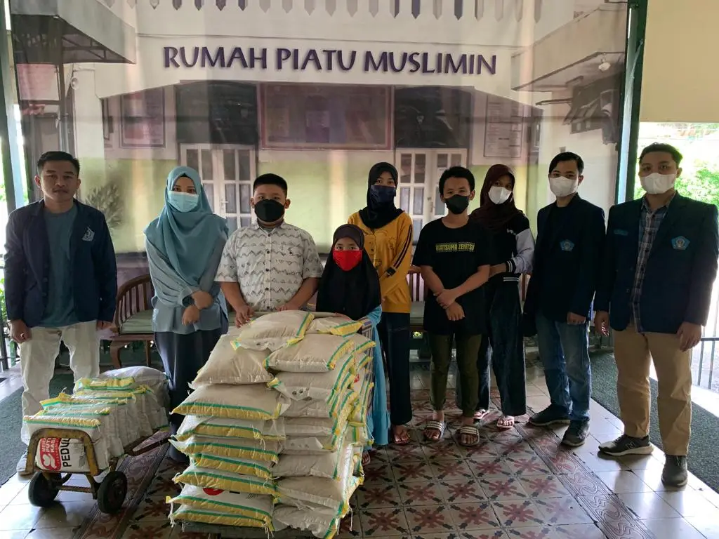 Peringati Hari Lahir...