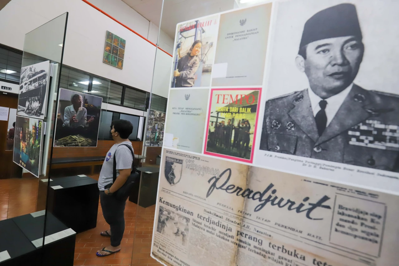 Pameran Foto Bertajuk...