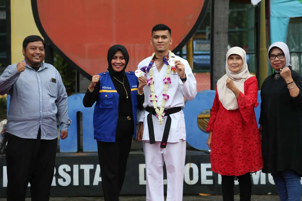 Aksi Karateka Peraih...