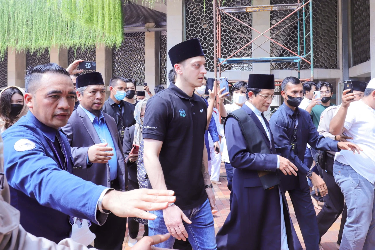 Gantengnya Mesut Ozil...