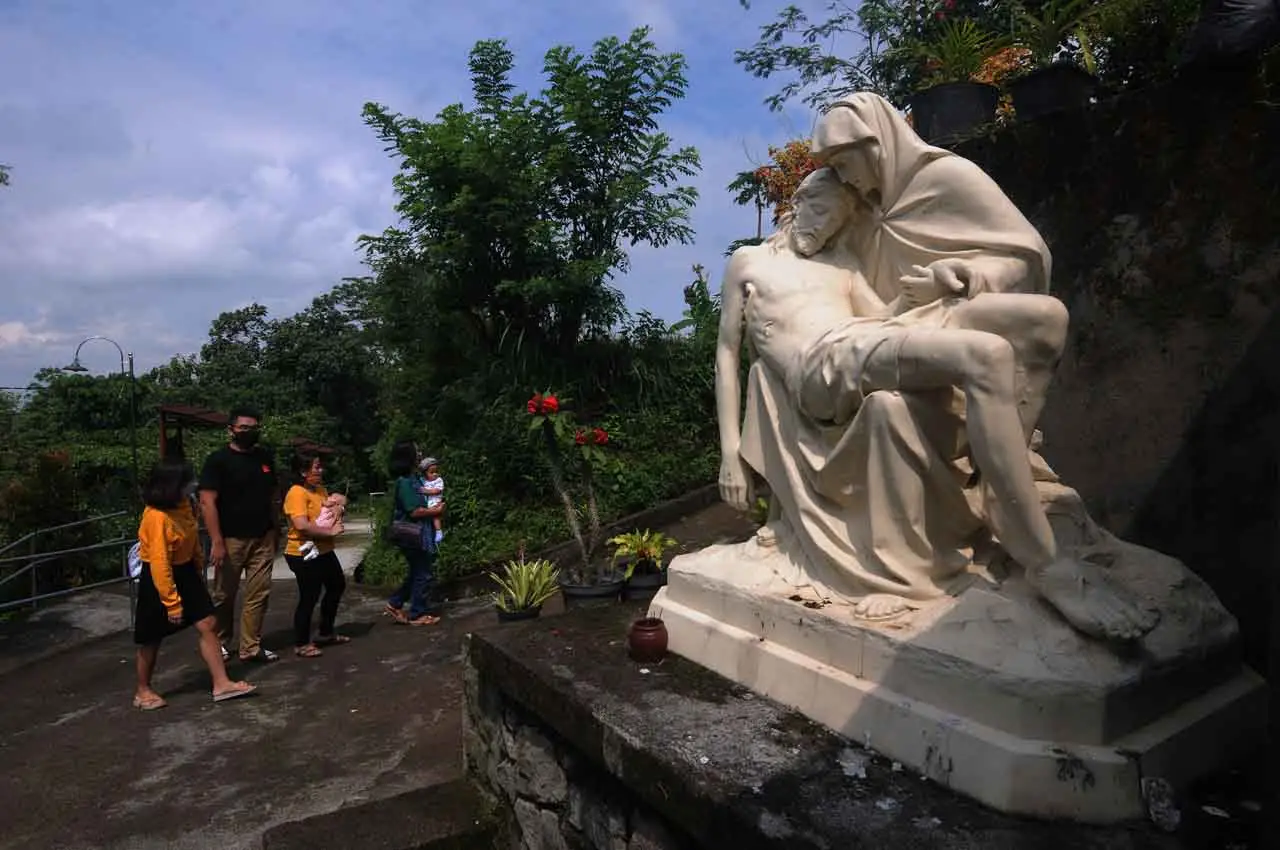 Wisata Rohani di Gua...