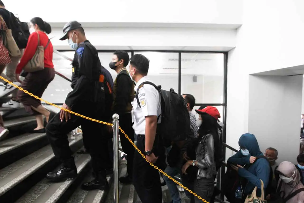 Rute KRL Berubah, Penumpang...