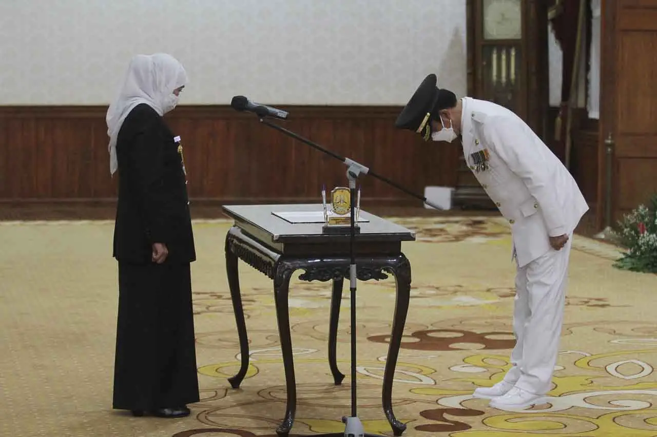 Gubernur Jatim Khofifah...