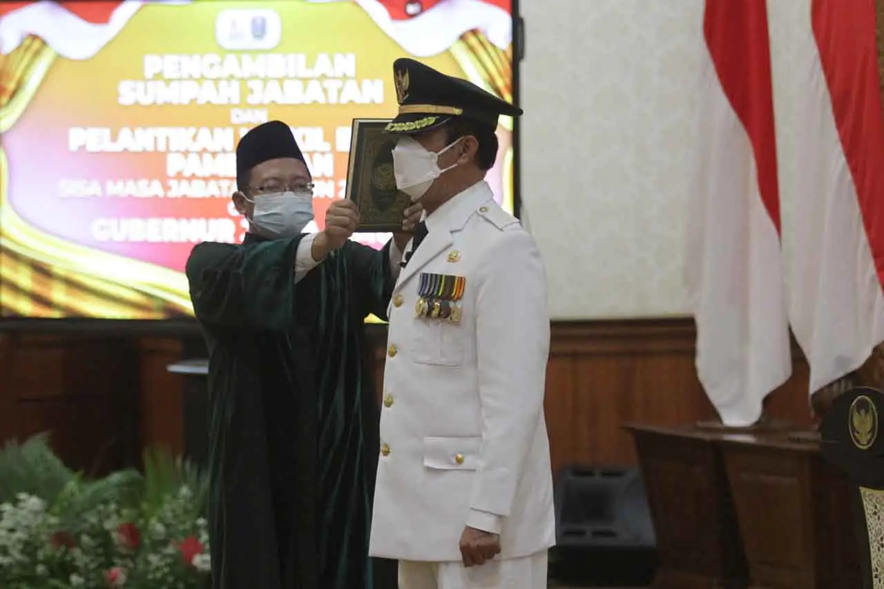 Gubernur Jatim Khofifah...