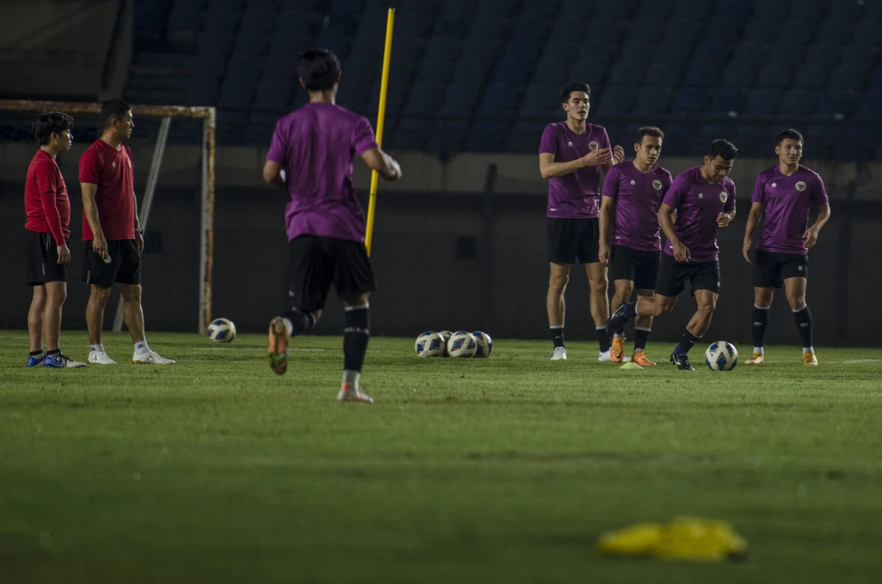 Latihan Timnas Indonesia...