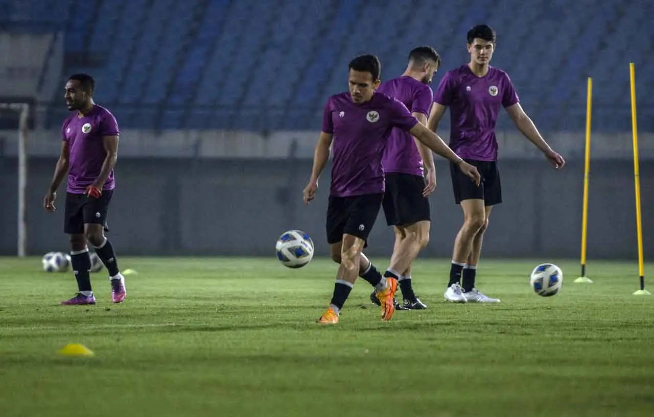 Latihan Timnas Indonesia...