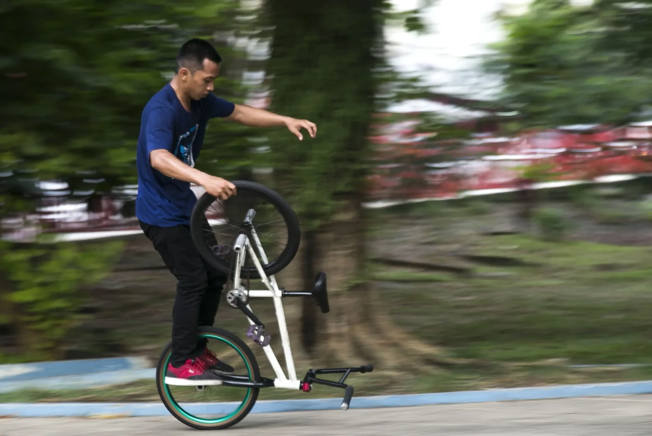 Melihat Latihan Komunitas...
