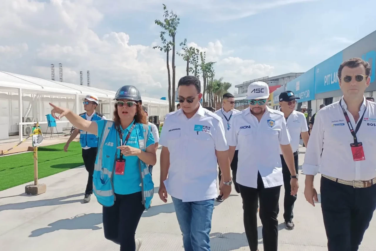 Tinjau Sirkuit Formula...