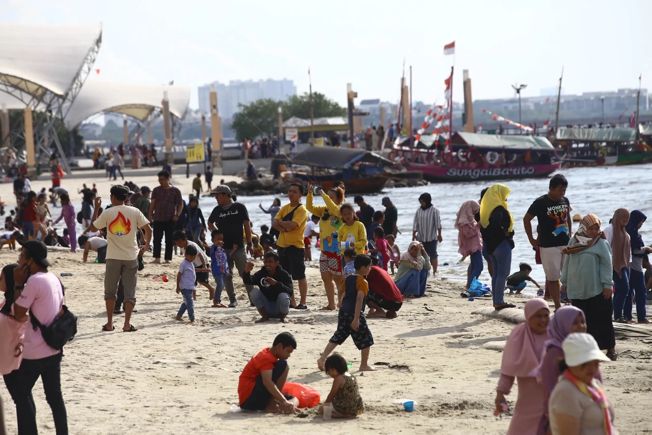 Manfaatkan Libur Nasional,...
