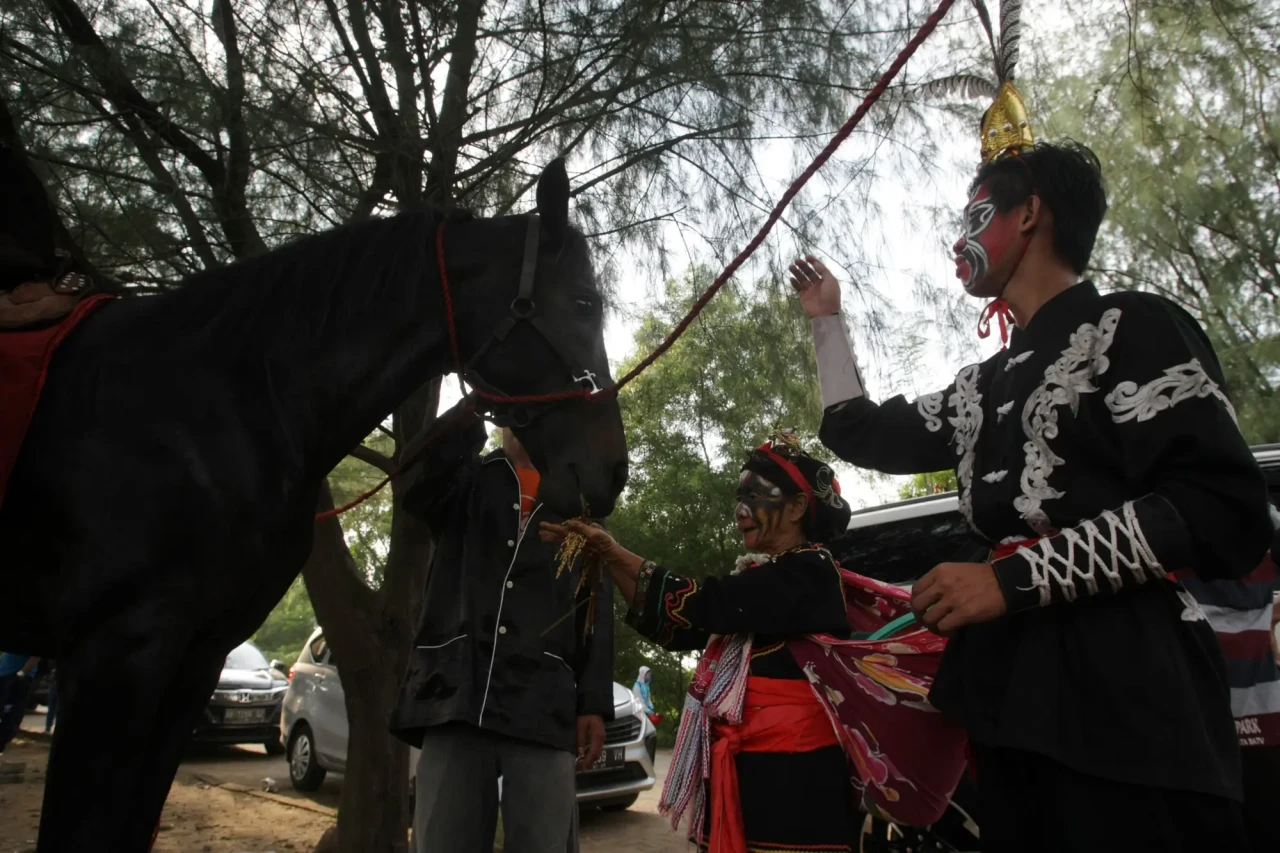 Potret Kirab Budaya...