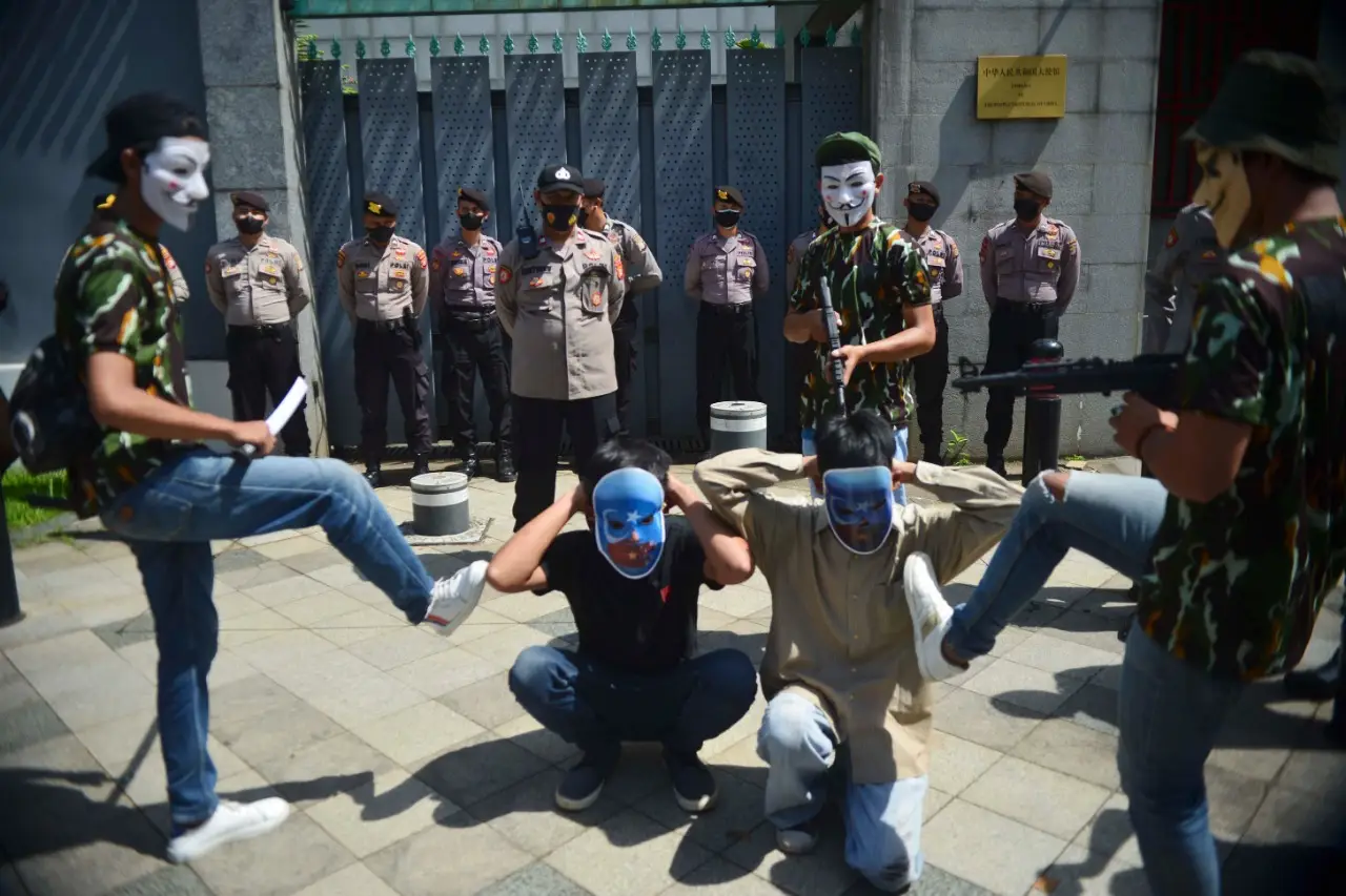 Aksi Solidaritas untuk...