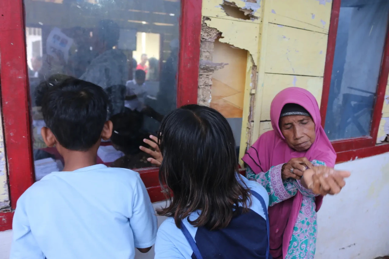 Antusiasme Warga Ikuti...