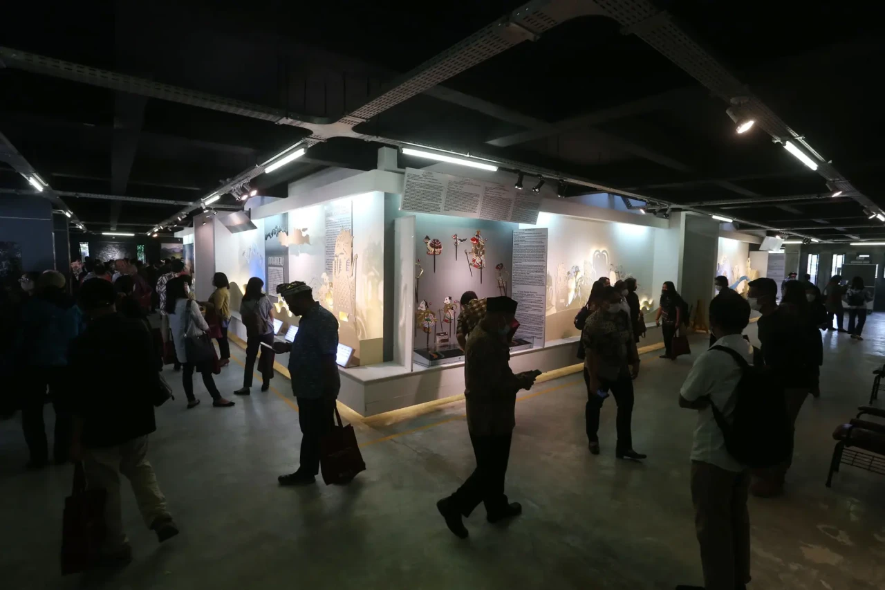 Museum Pawitra Tampilkan...
