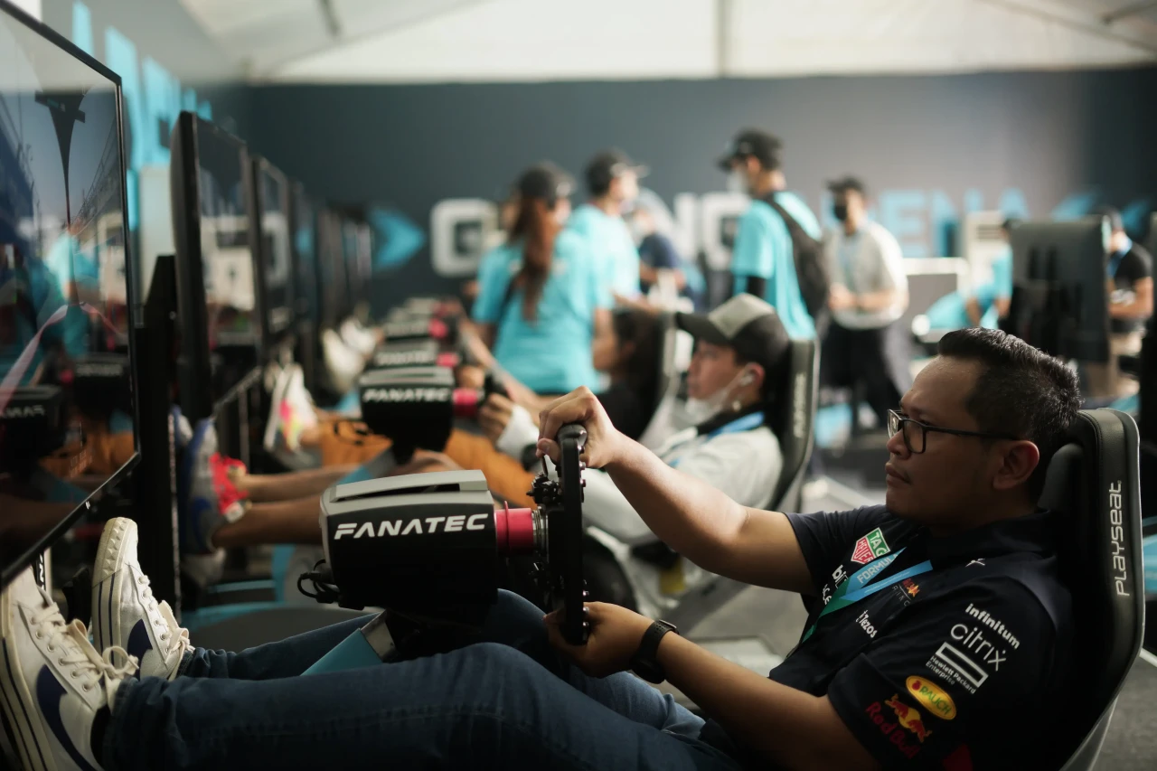 Penonton Formula E Jakarta...