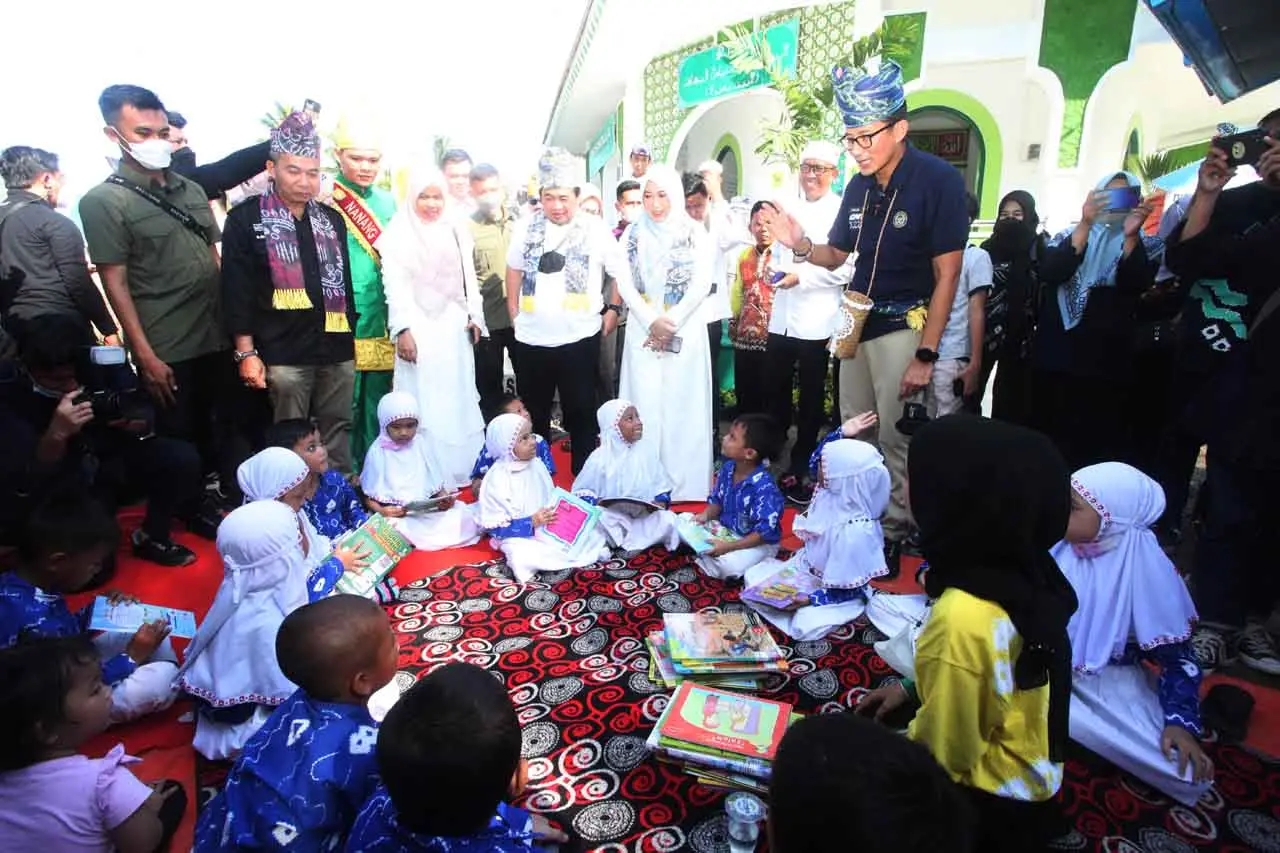 Menteri Sandiaga Uno:...