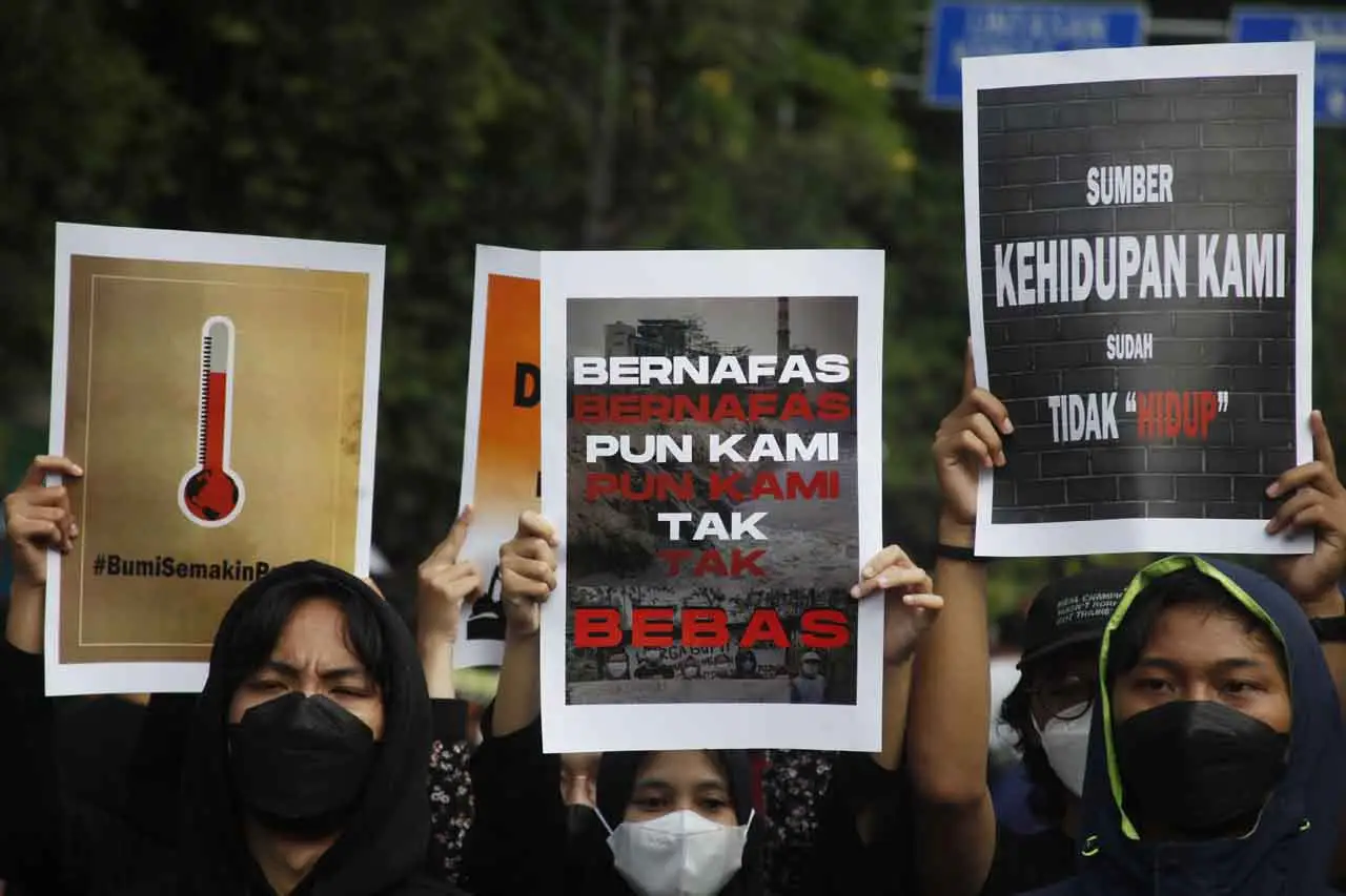 Mahasiswa UNS Gelar...
