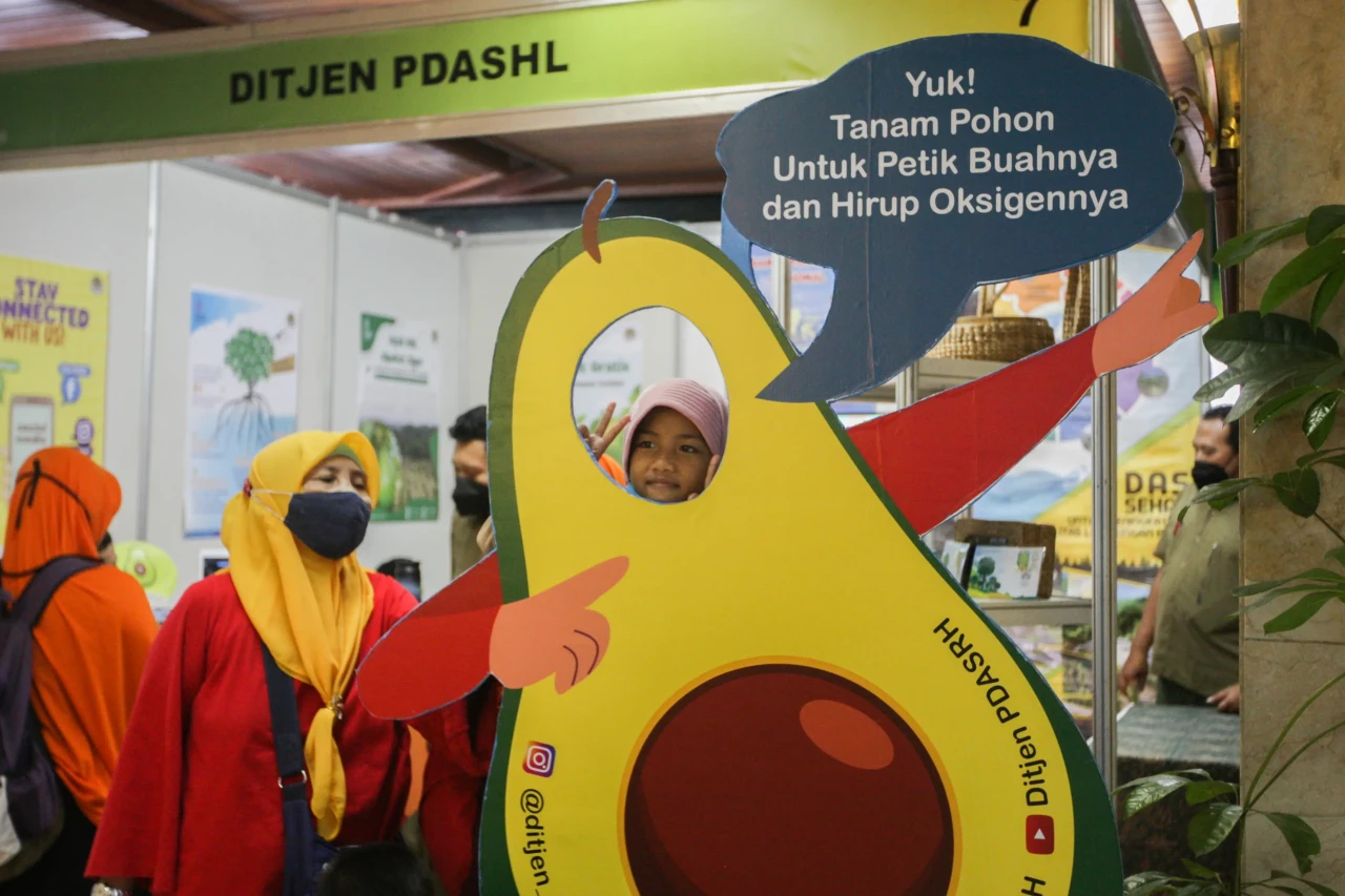 KLH Gelar Peringatan...