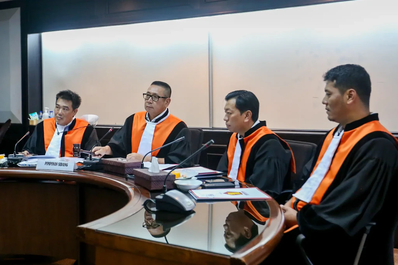 Dianggap Tidak Loyal,...
