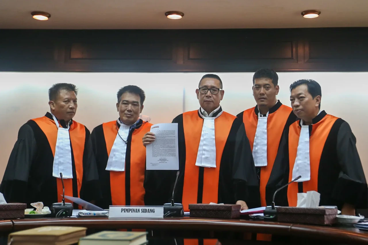 Dianggap Tidak Loyal,...