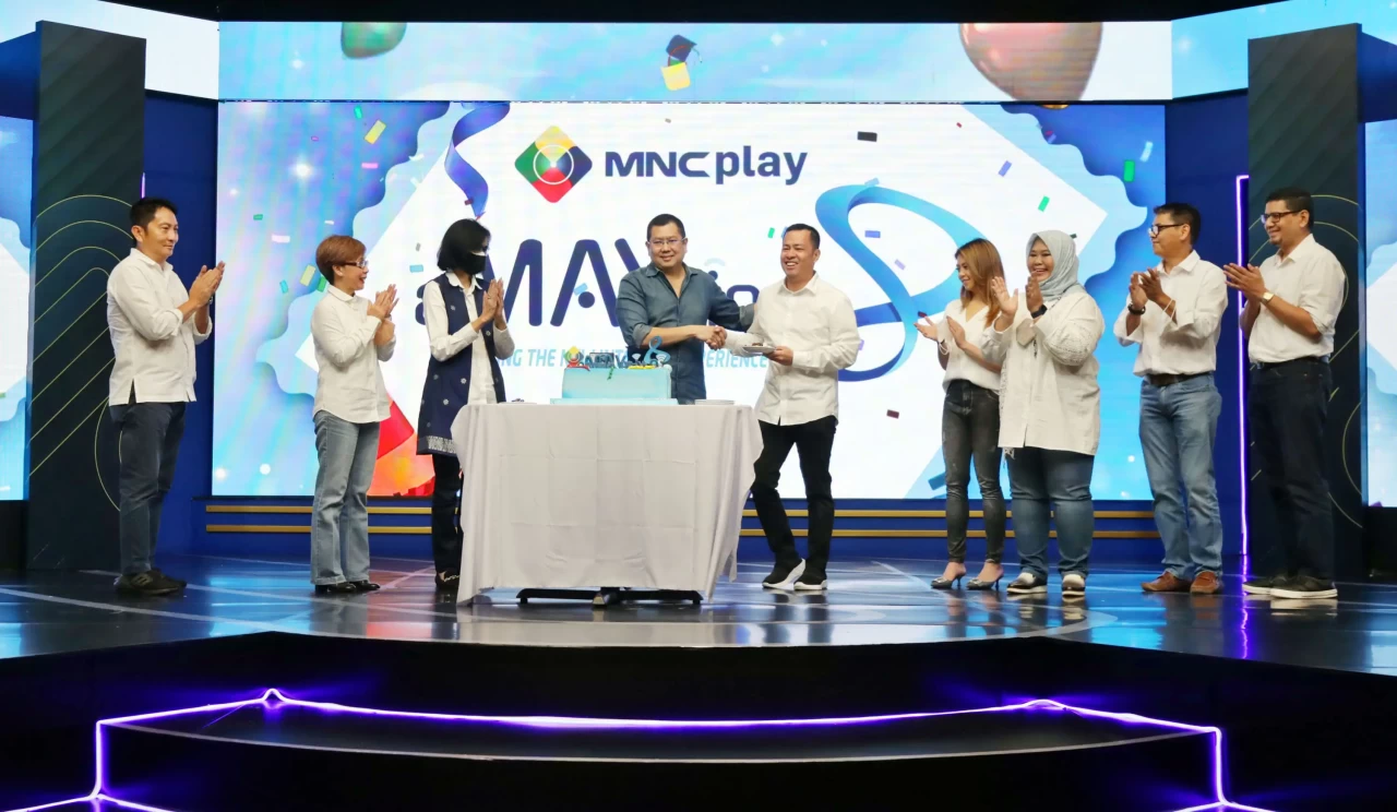 aMAYzing 8 Awards Celebration...