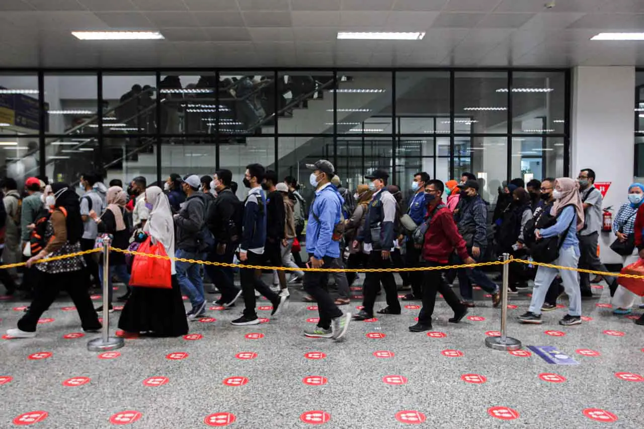 Potret Kepadatan Penumpang...