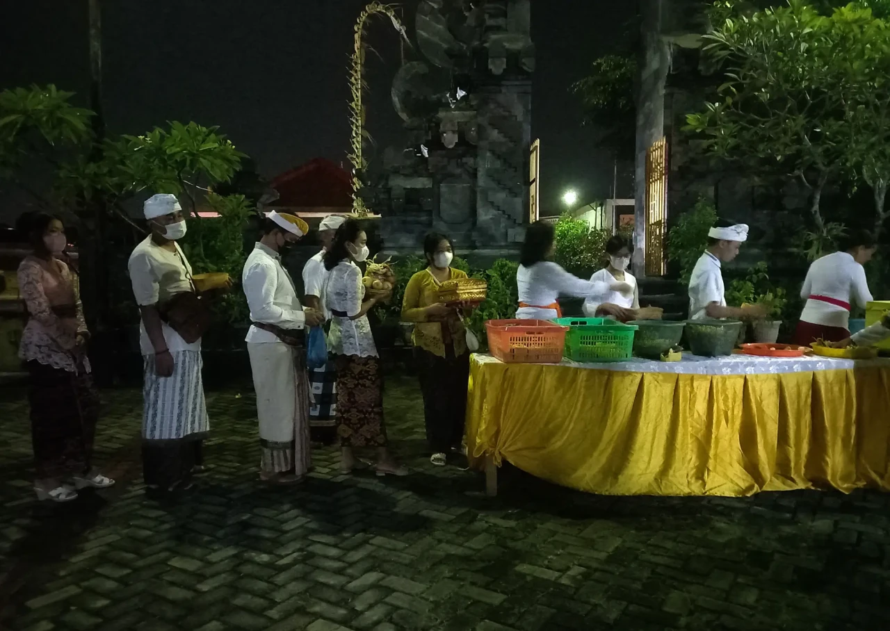 Ratusan Umat Hindu Peringati...