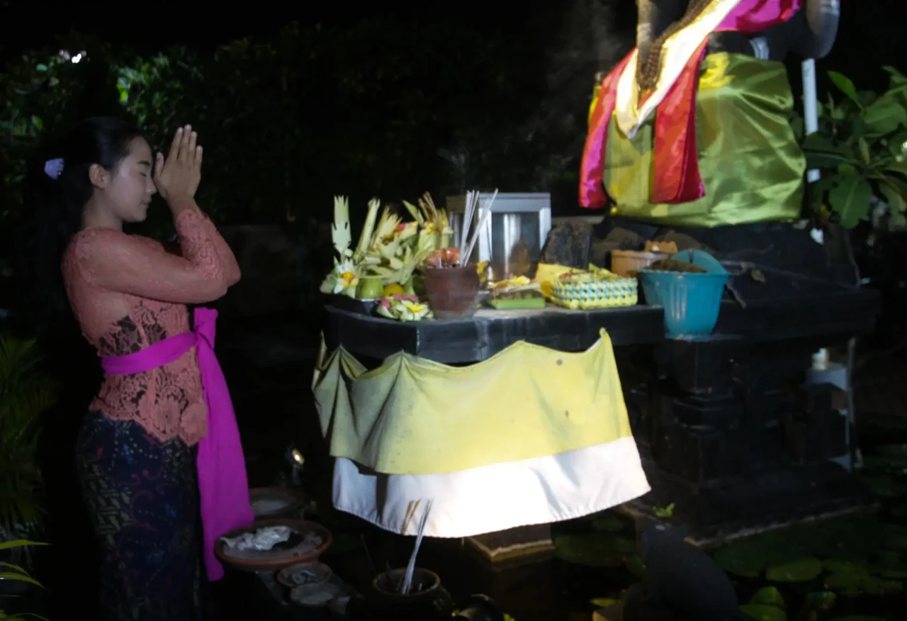 Ratusan Umat Hindu Peringati...