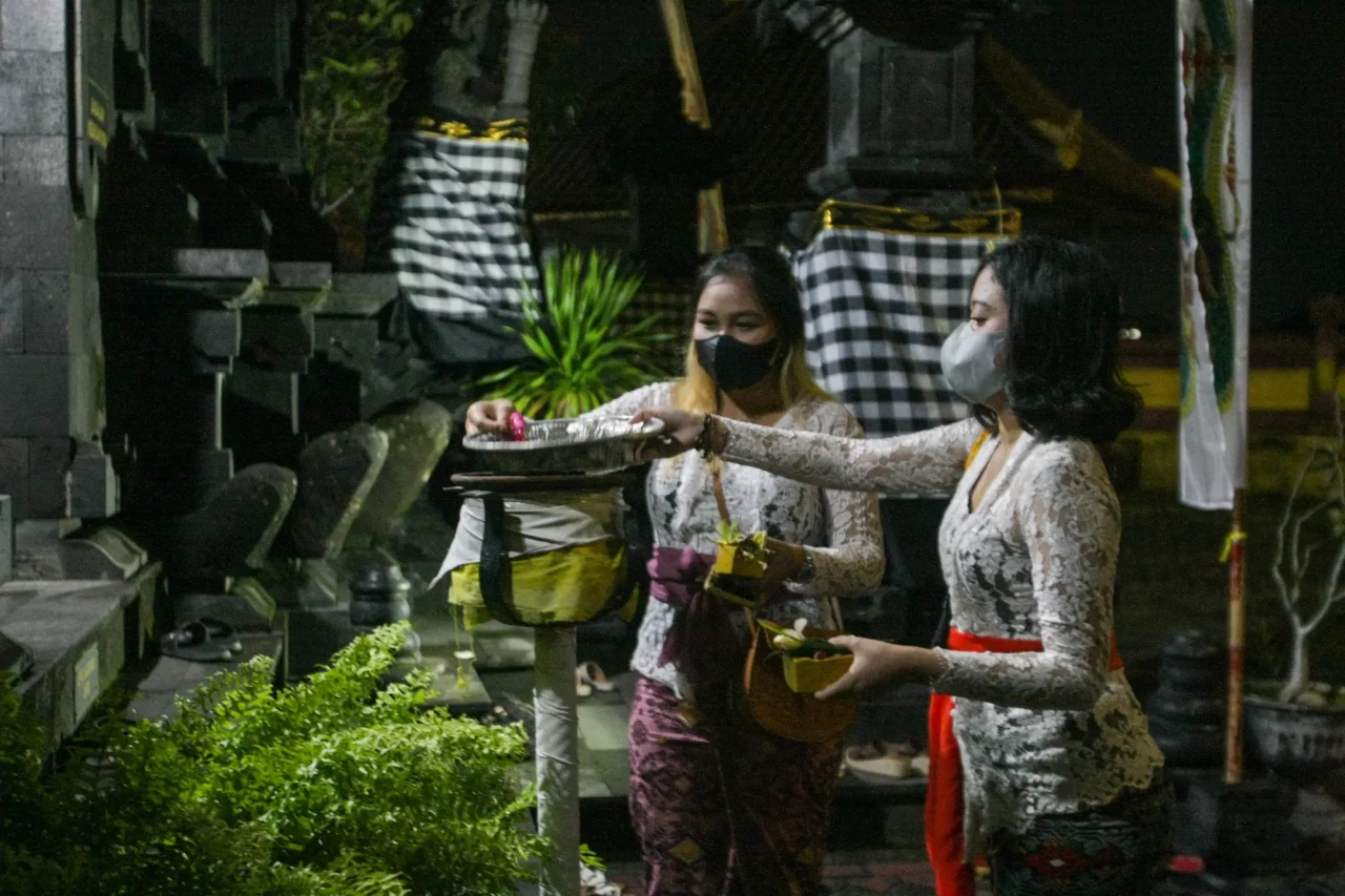 Ratusan Umat Hindu Peringati...