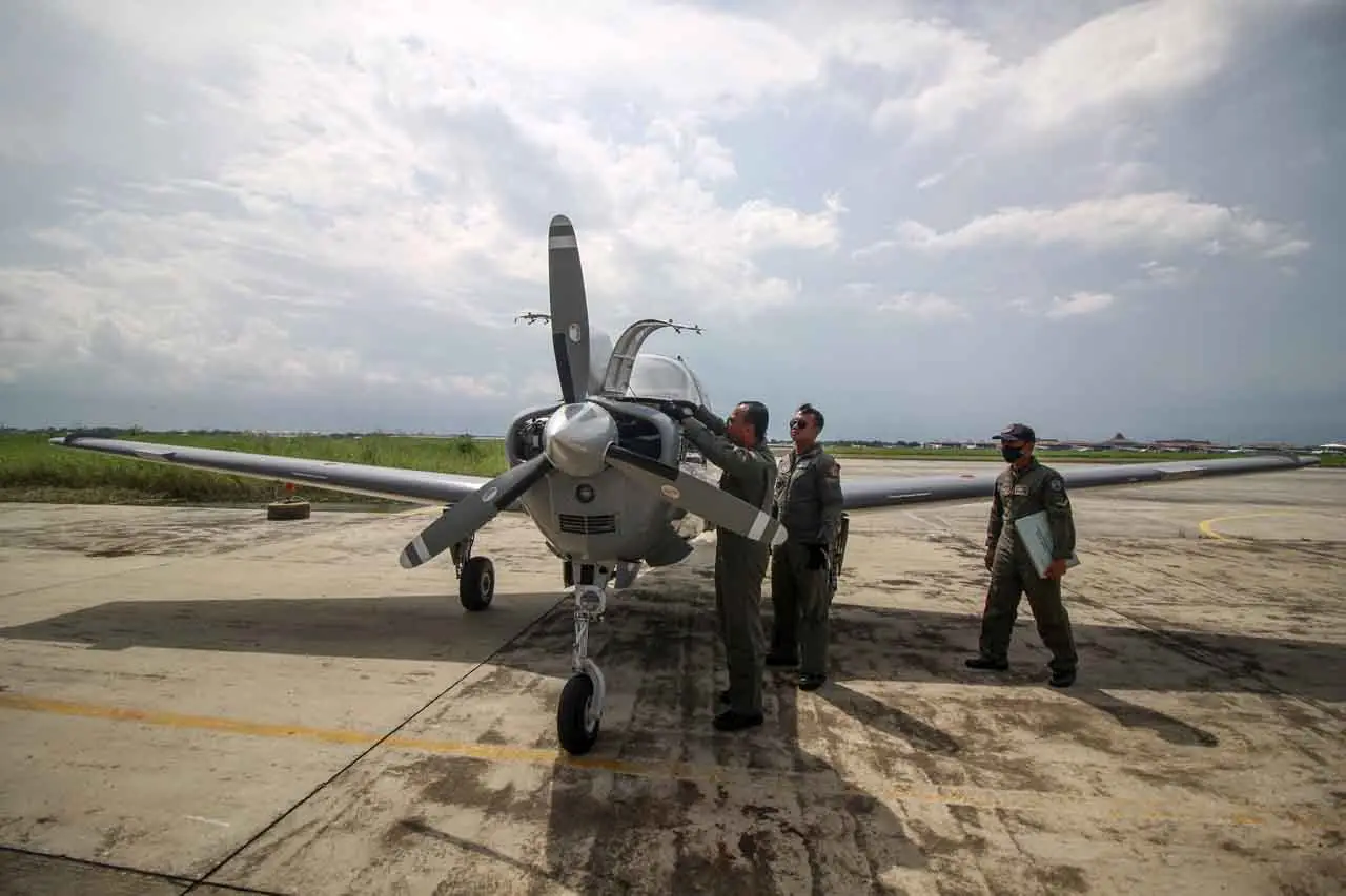 Latihan Terbang Udara...
