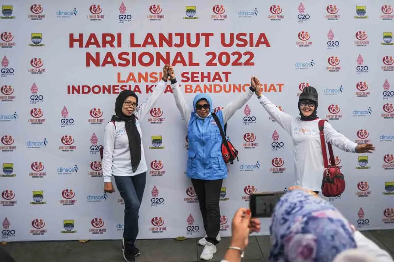 Peringatan Hari Lanjut...
