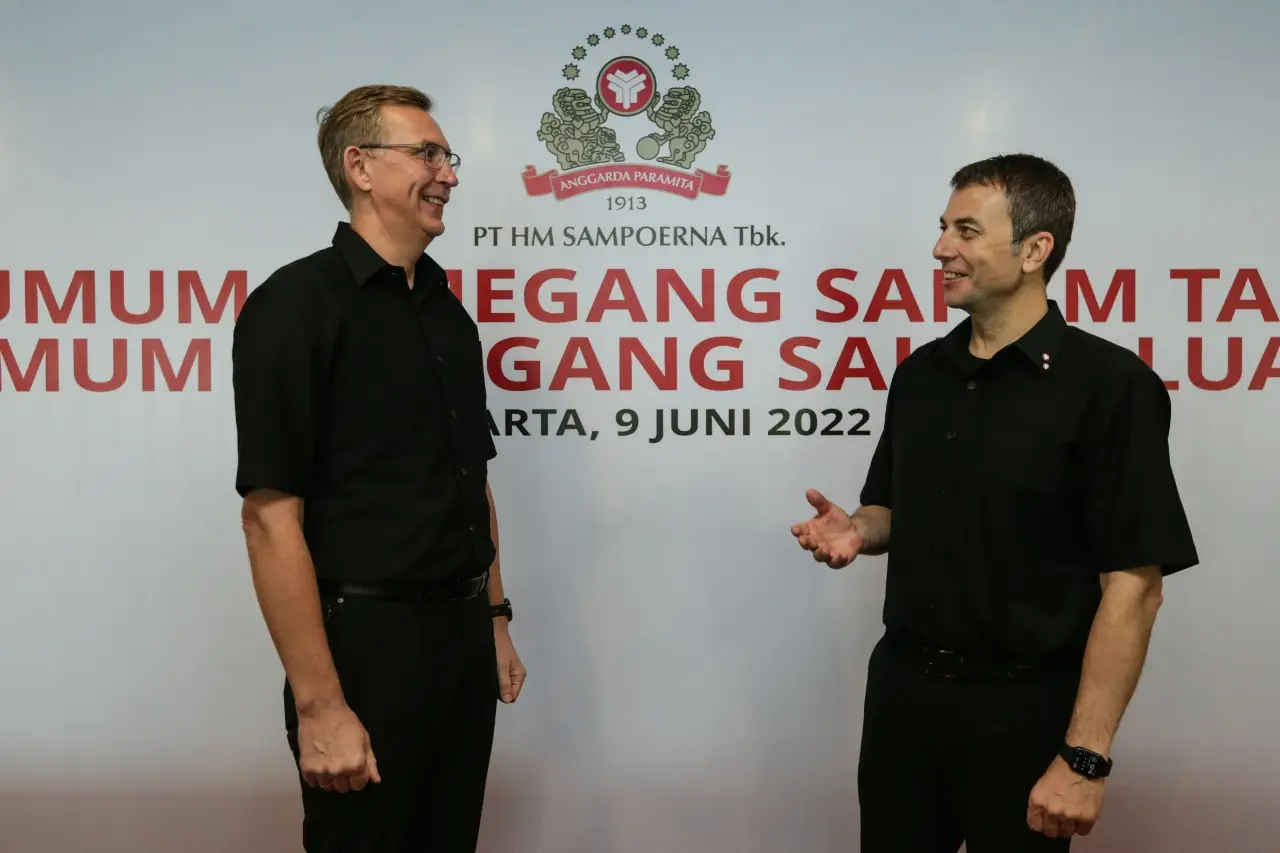 HM Sampoerna Angkat...