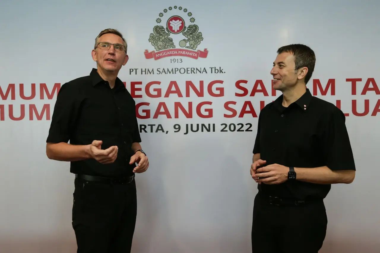 HM Sampoerna Angkat...