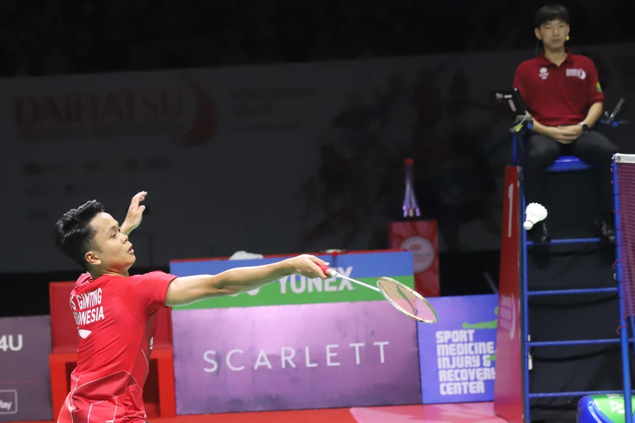 Viktor Axelsen Melaju...