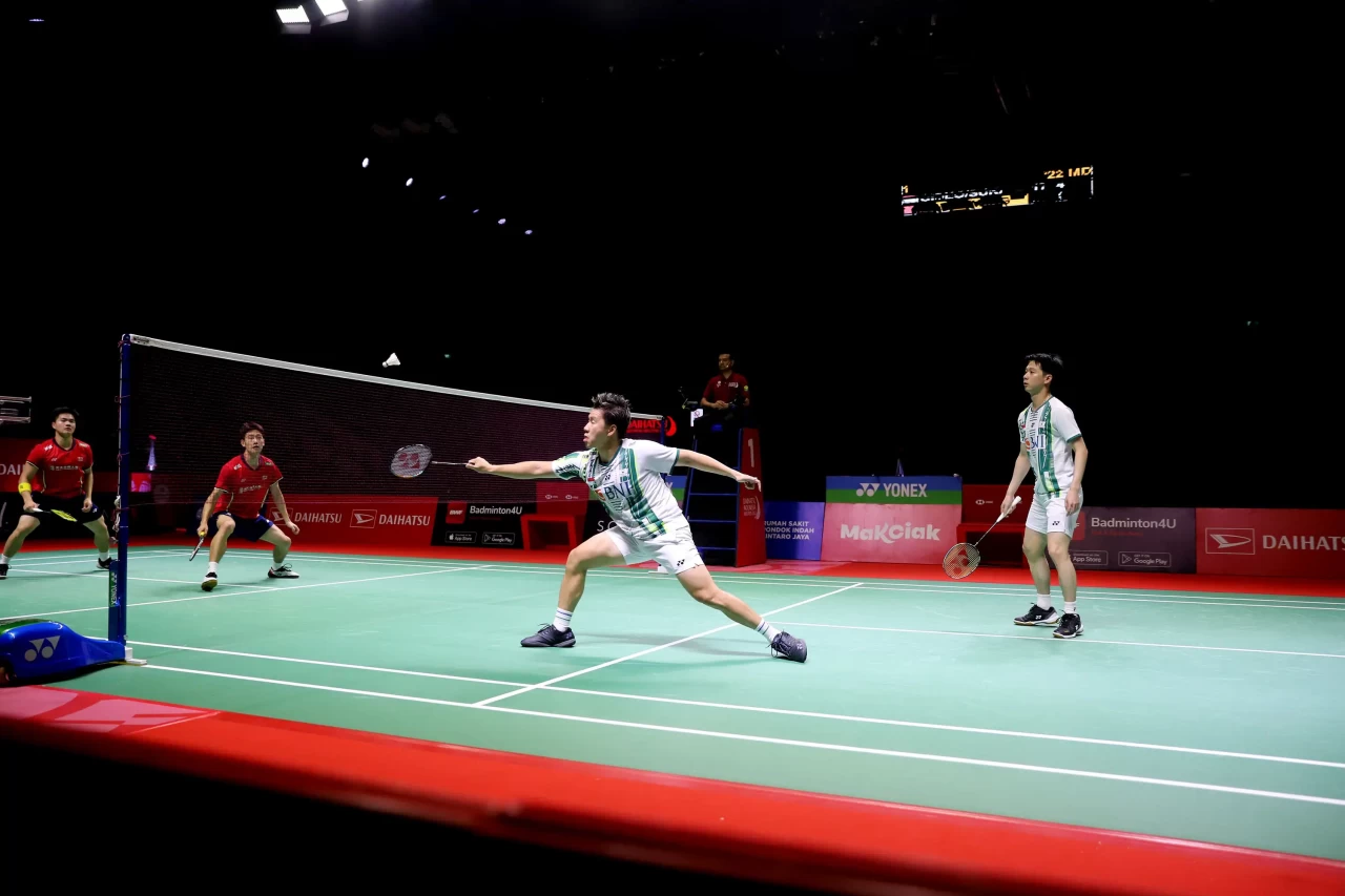 Dihajar Dua Set Langsung,...