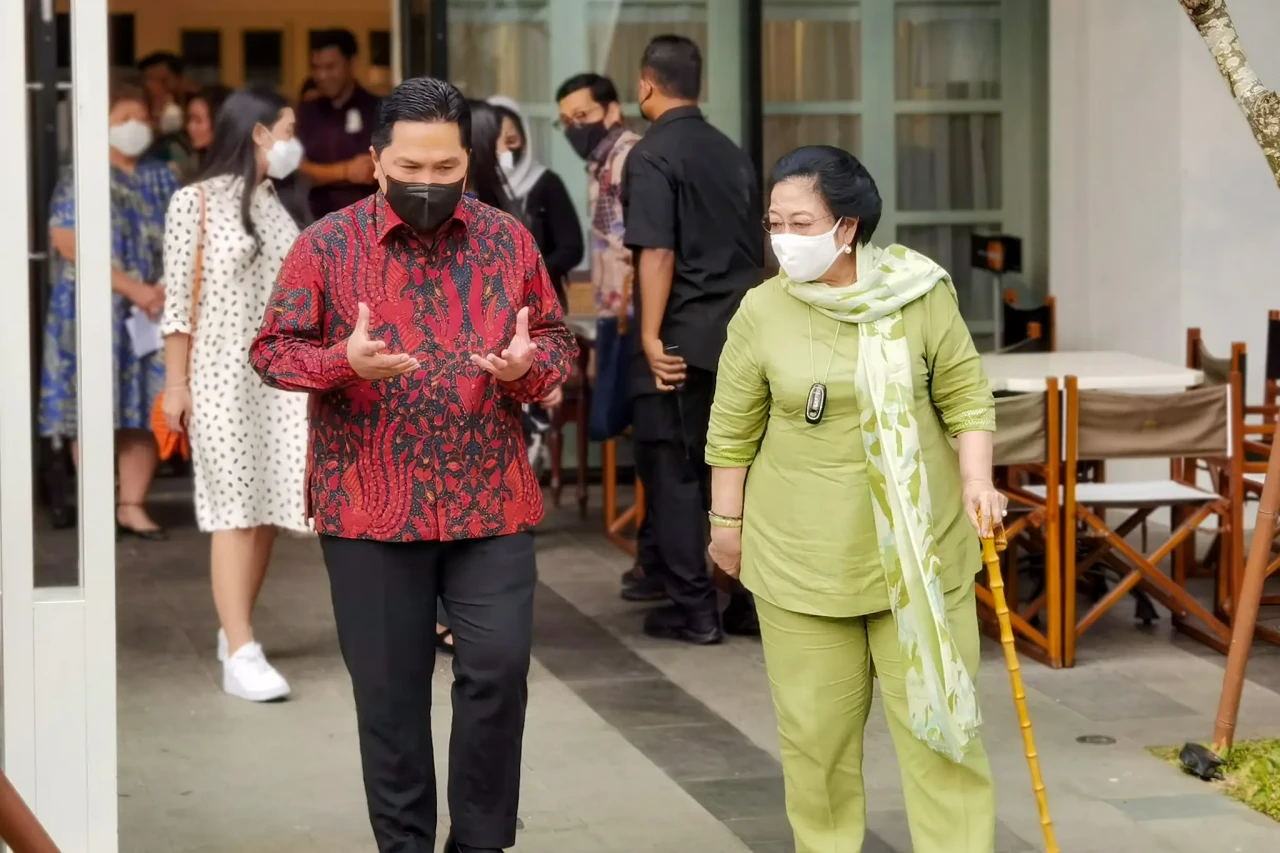 Momen Erick Thohir Dampingi...