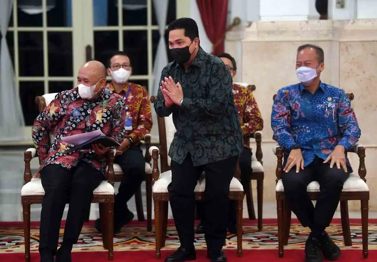 Jokowi Pimpin Rakornas...