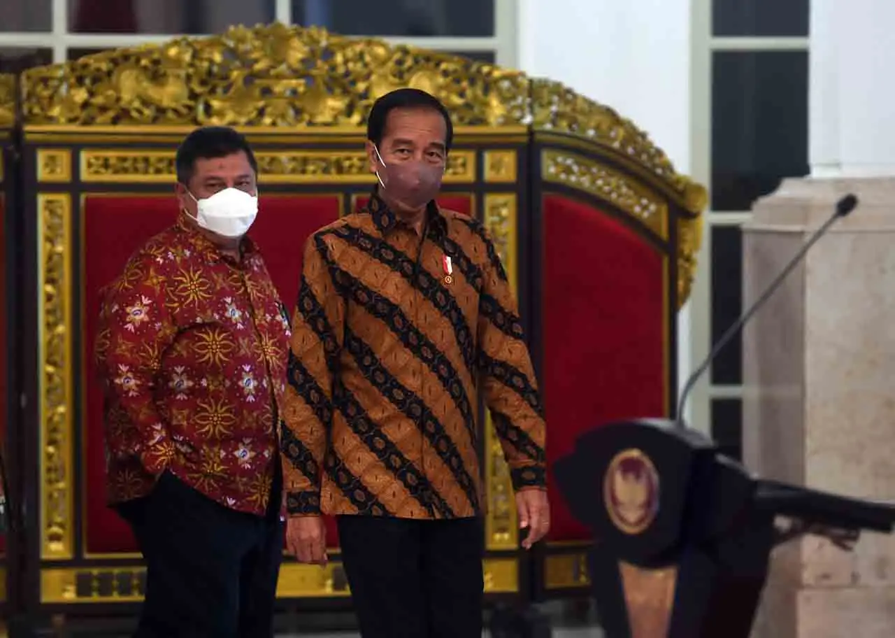 Jokowi Pimpin Rakornas...