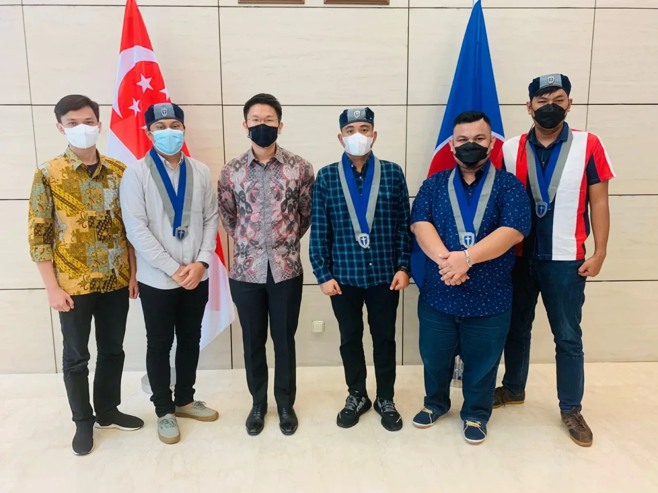 Sambangi Kedutaan Singapura,...
