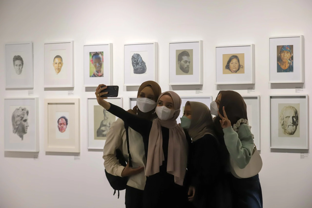 Mengunjungi Pameran...