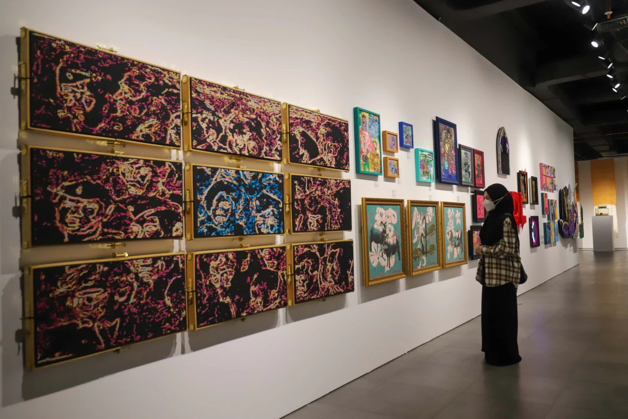 Mengunjungi Pameran...
