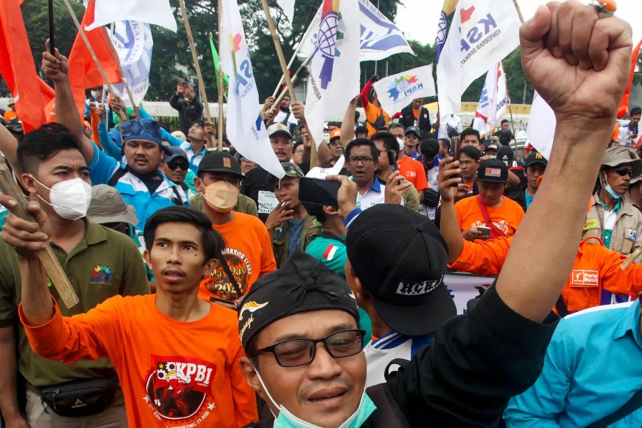 Sampaikan Lima Tuntutan,...