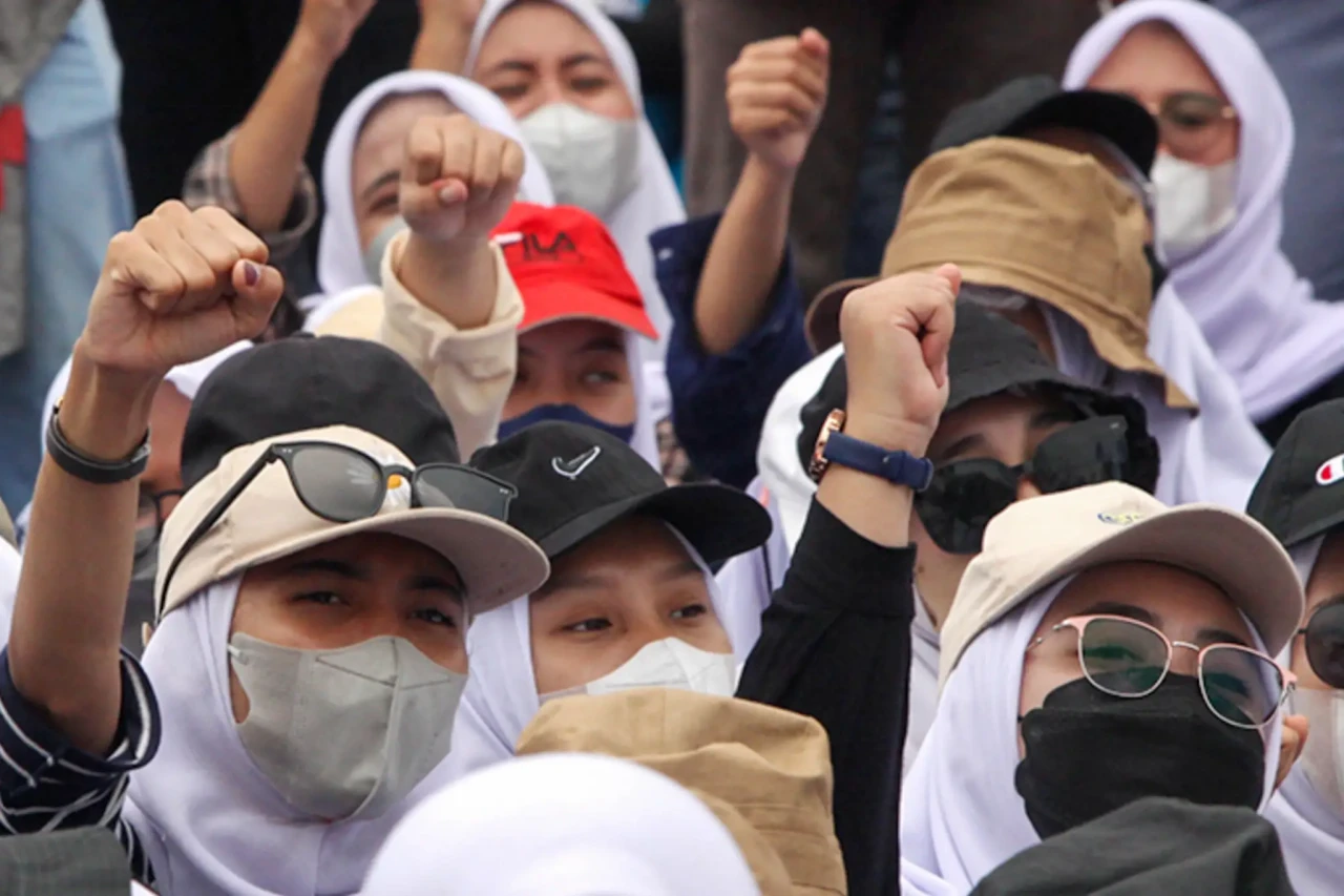 Sampaikan Lima Tuntutan,...