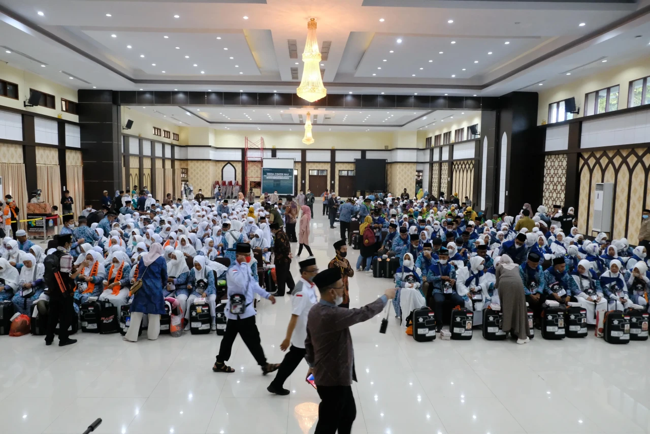Keberangkatan 393 Jemaah...