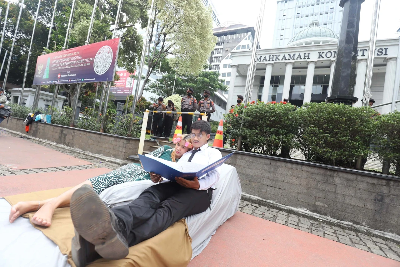 Aksi Teatrikal Mahkamah...