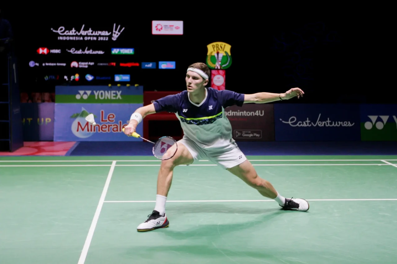 Viktor Axelsen Juara...