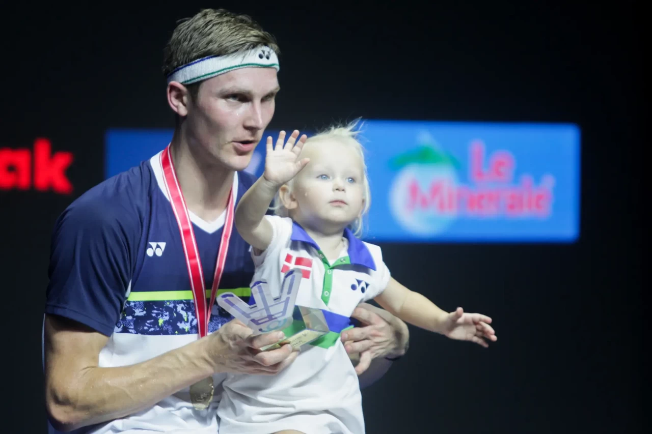 Viktor Axelsen Juara...
