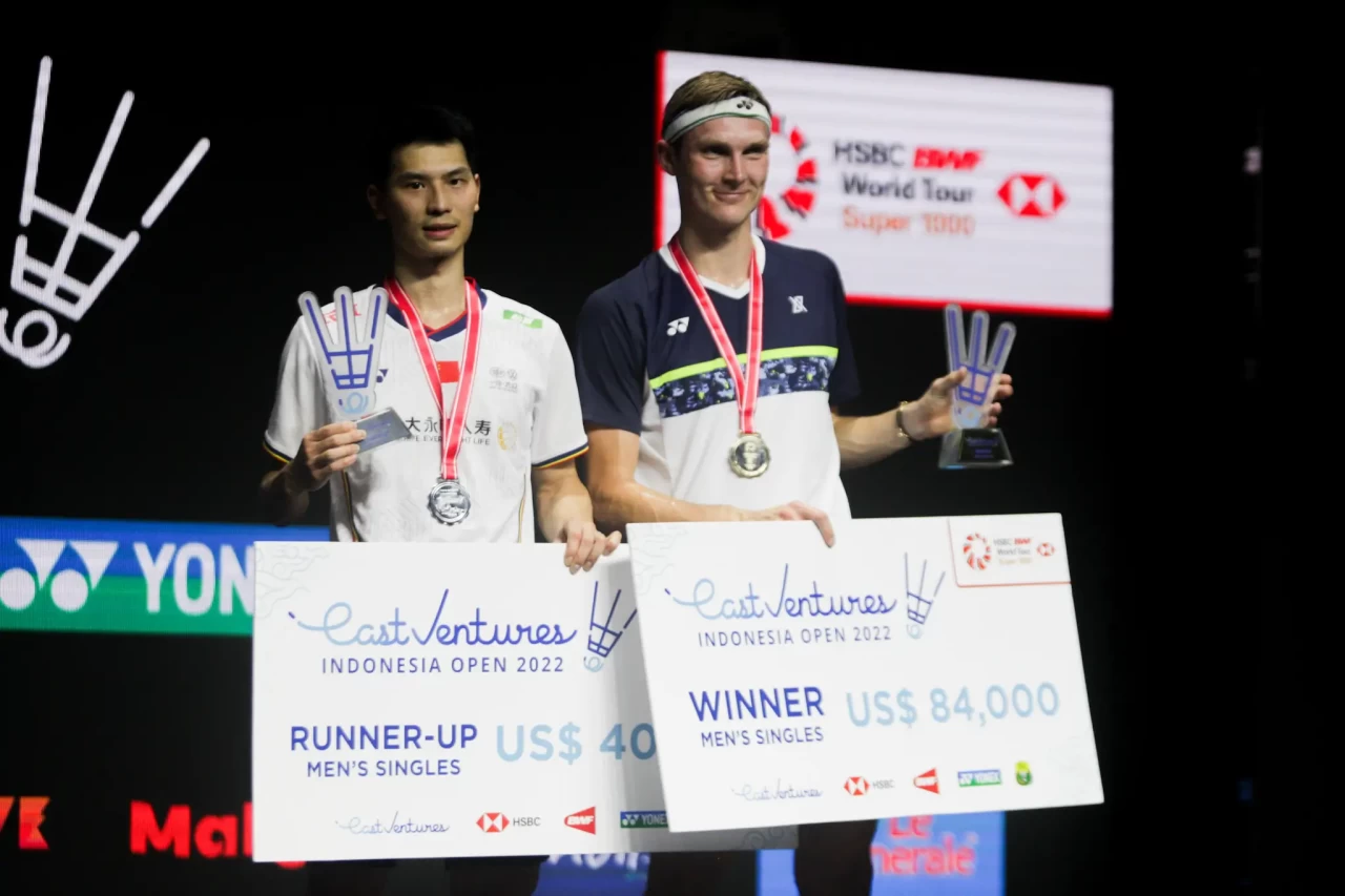Viktor Axelsen Juara...